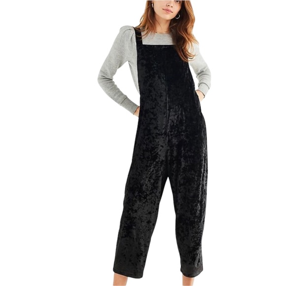 Urban Outfitters Pants & Jumpsuits Urban Outfitters Black Velvet